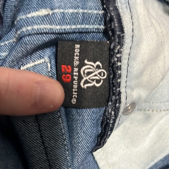 Rock & Republic medium wash small Swarovski embellished pockets - Picture 8 of 8